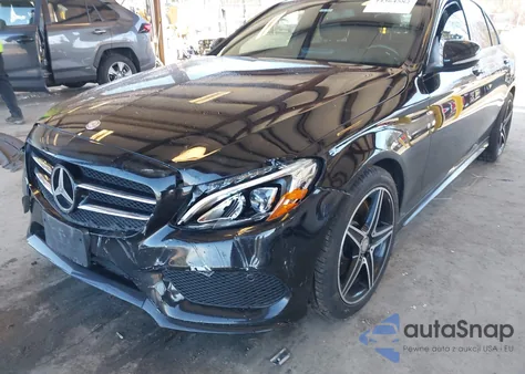 2017 Mercedes-Benz C 300 Sport 4Matic z USA, uszkodzony, nr VIN 55SWF4KB8HU181469